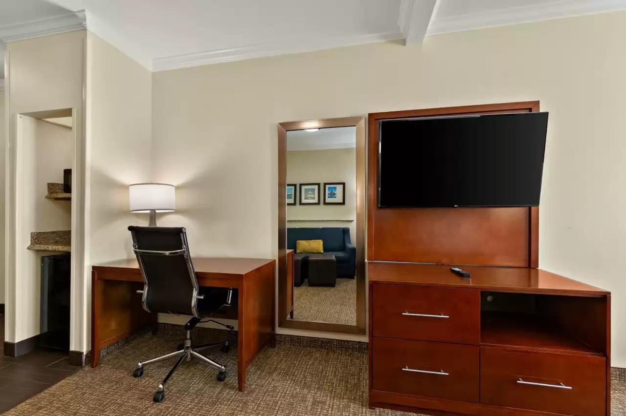 Comfort Suites Central Corpus Christi Bagian luar foto