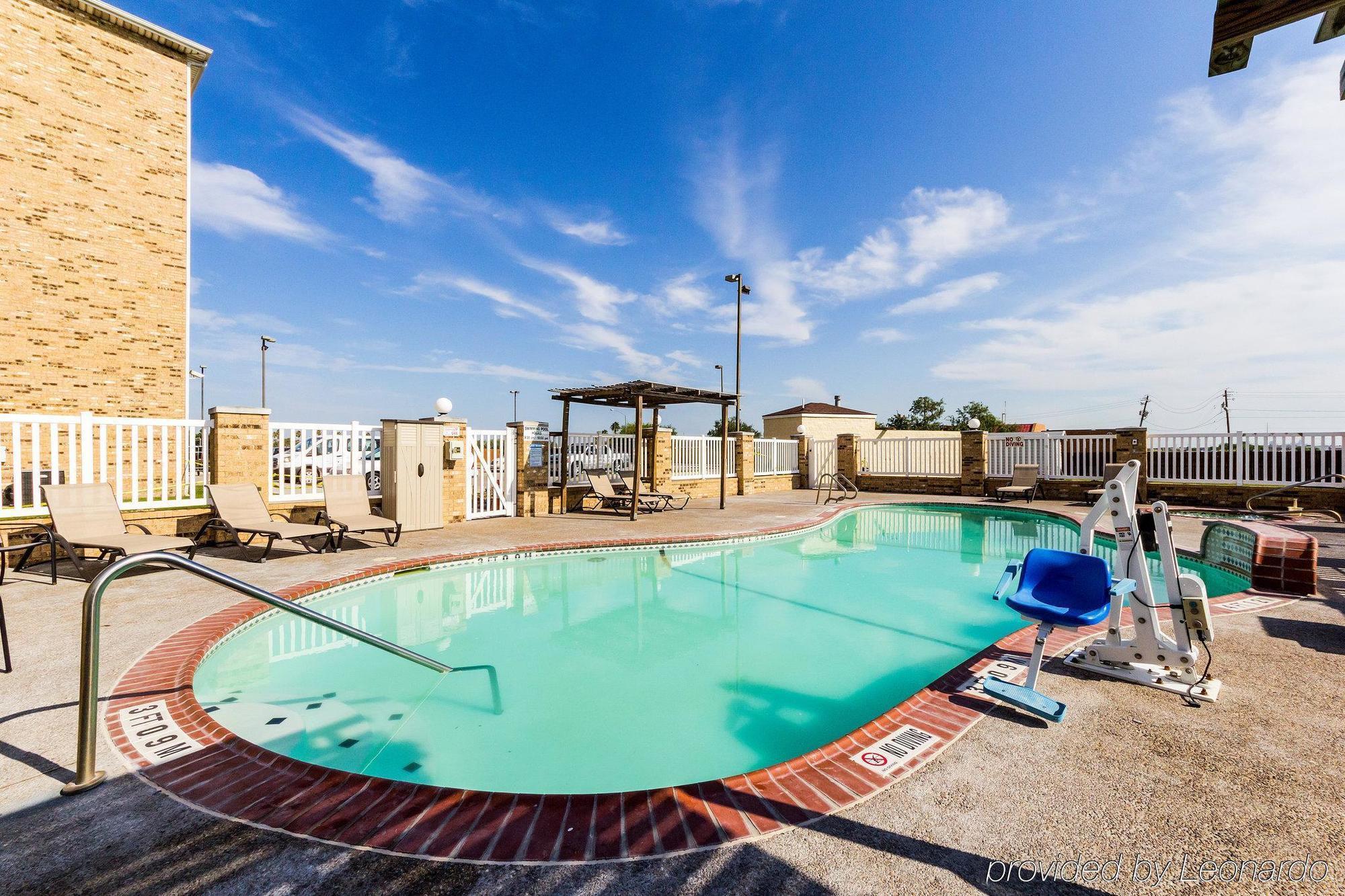 Comfort Suites Central Corpus Christi Bagian luar foto